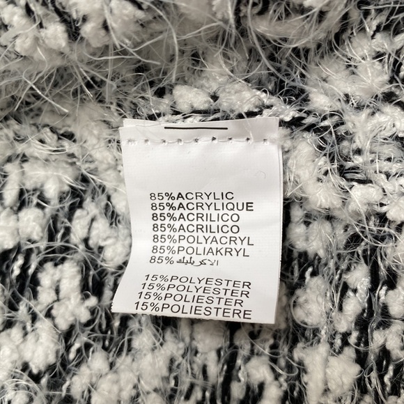 Janice Apparel Open Eyelash Cardigan ๐ White & Black - Picture 13 of 13